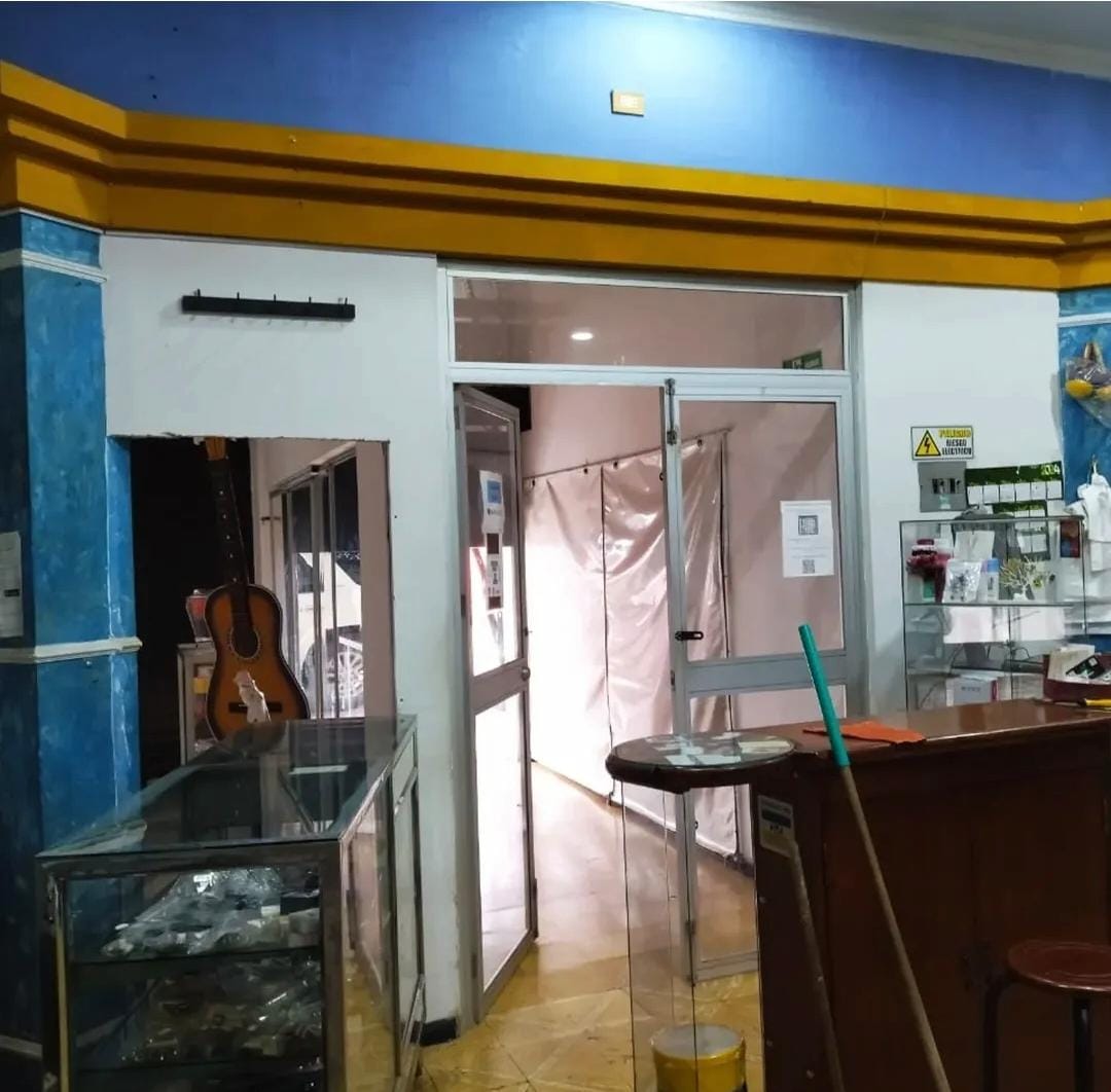 Adecuación de local comercial en operación con aislamiento de obra